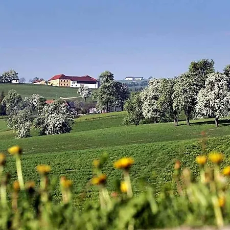 Kro Zur Linde 3*