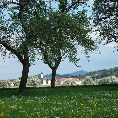 Zur Linde 3*