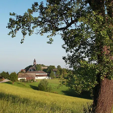 Zur Linde Inn